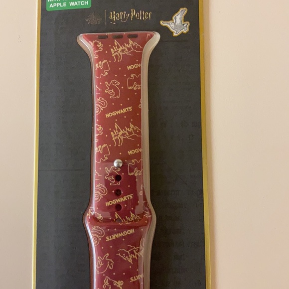 Harry Potter red Hogwarts watch strap - Picture 2 of 3